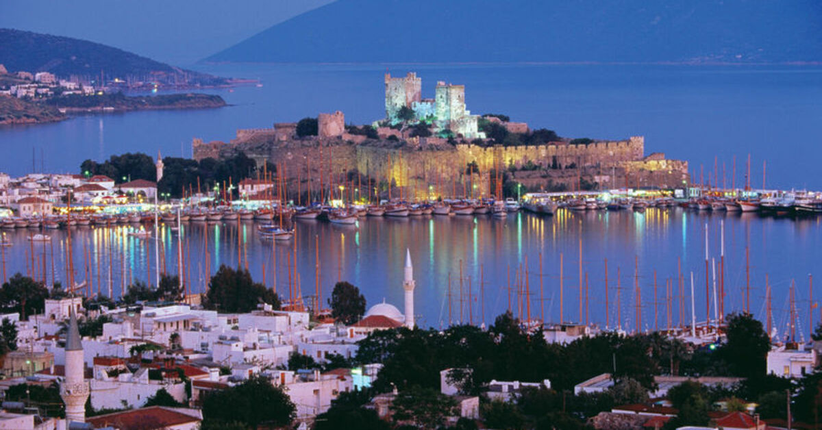 Bodrum Belediyesi’nden 1 metrelik banklar: Geleceğimiz suya gömülmeden harekete geç