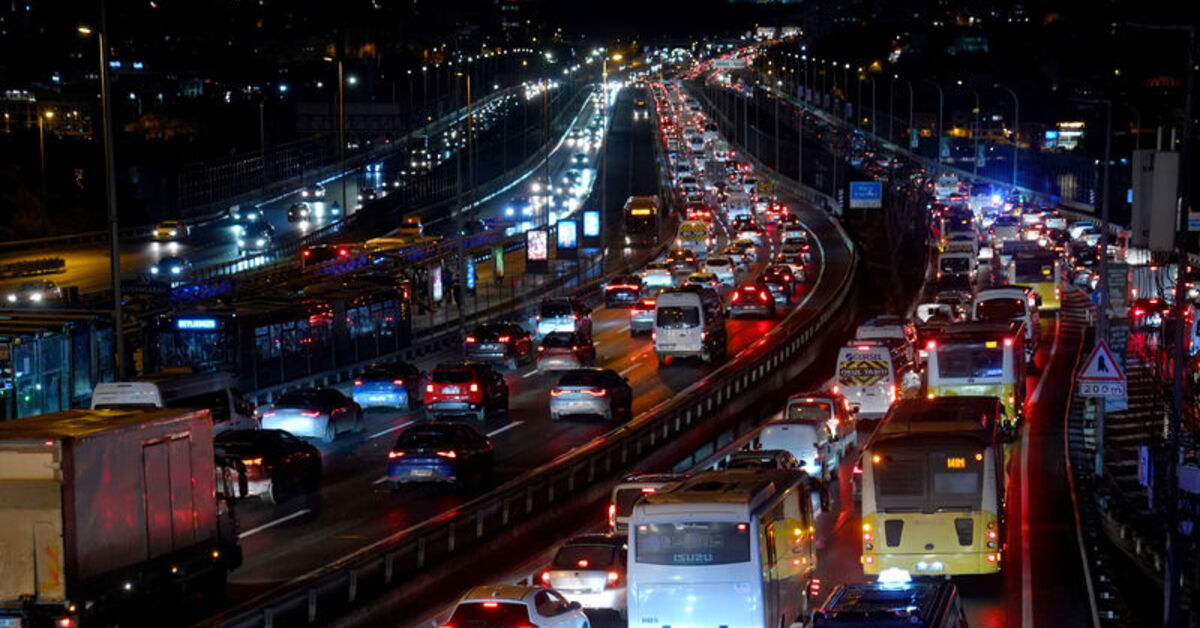 İstanbul’da haftanın ilk iş gününde trafik yoğunluğu yaşanıyor
