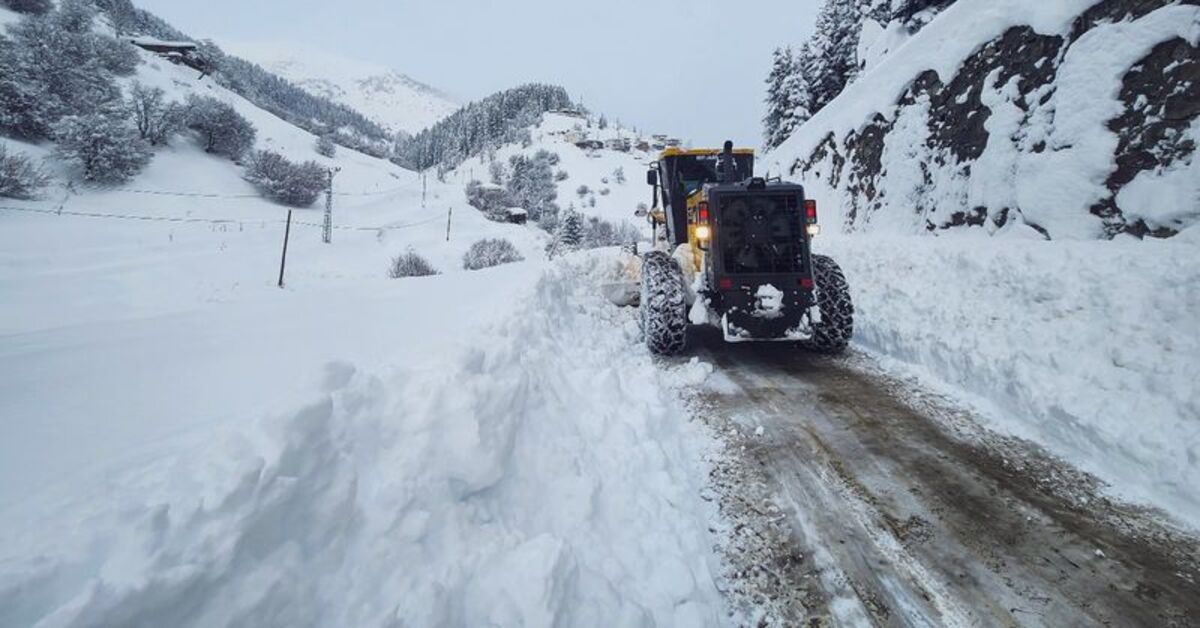 Rize’de kar nedeniyle 14 köy yolu ulaşıma kapandı