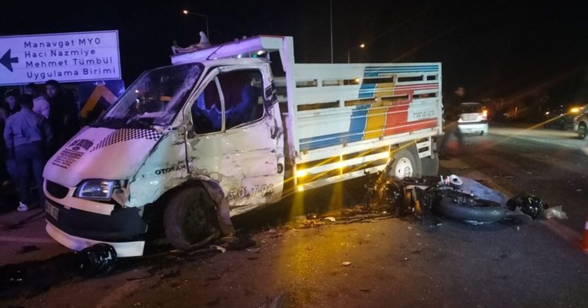 Antalya’da kamyonetle motosiklet çarpıştı: 1 ölü, 2 yaralı