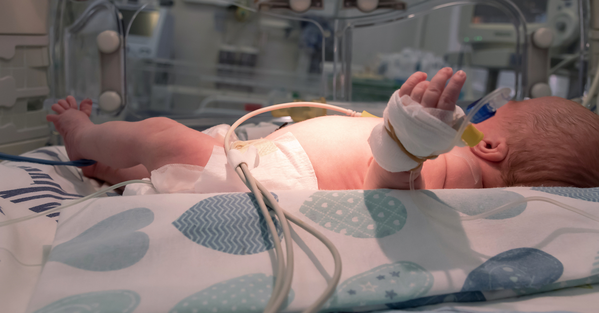 Aşı karşıtlığı yüzünden beyin kanaması geçiren bebek entübe edildi